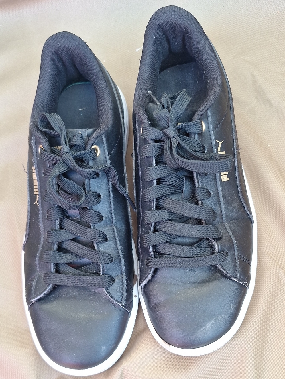 Puma Womens Black Low-Top Leather Sneakers